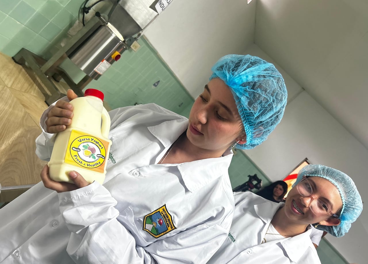 Estudiantes de Versalles se forman como emprendedores con proyecto agroindustrial