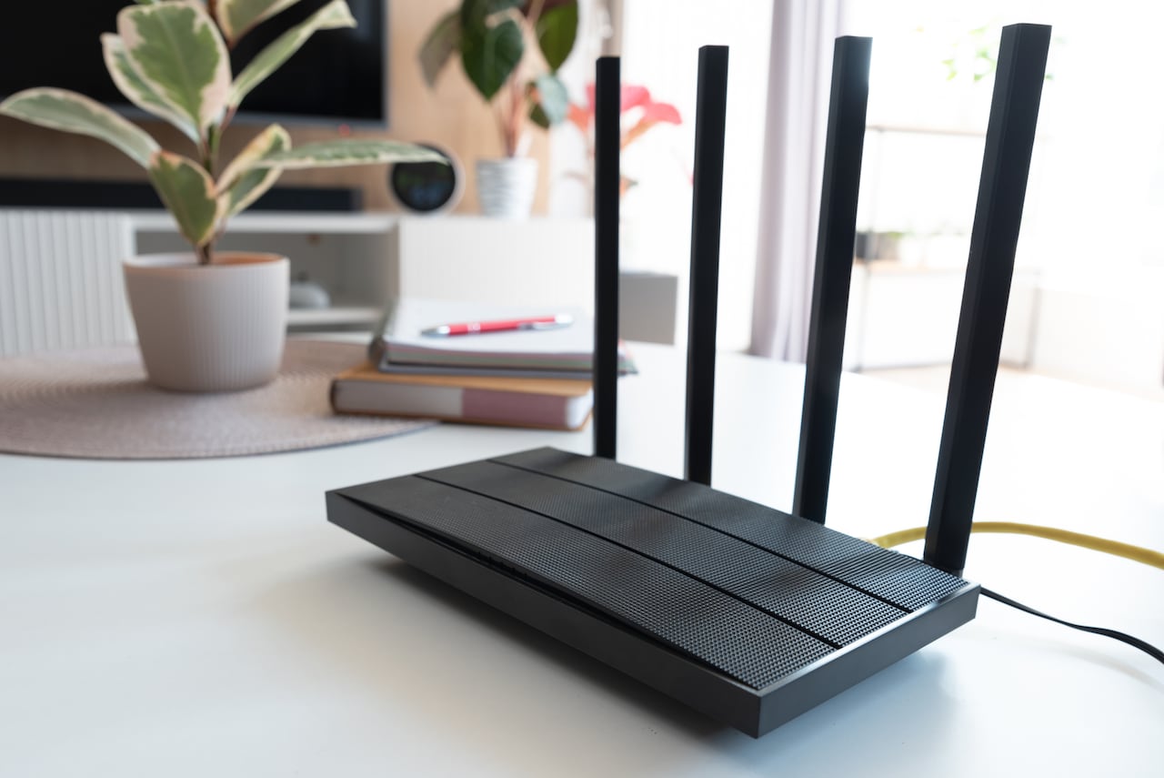 El router WiFi siempre debe estar colocado en un espacio alto y abierto.